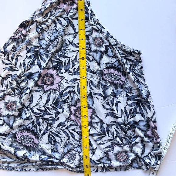 Floral flowy tank top - Picture 6 of 7